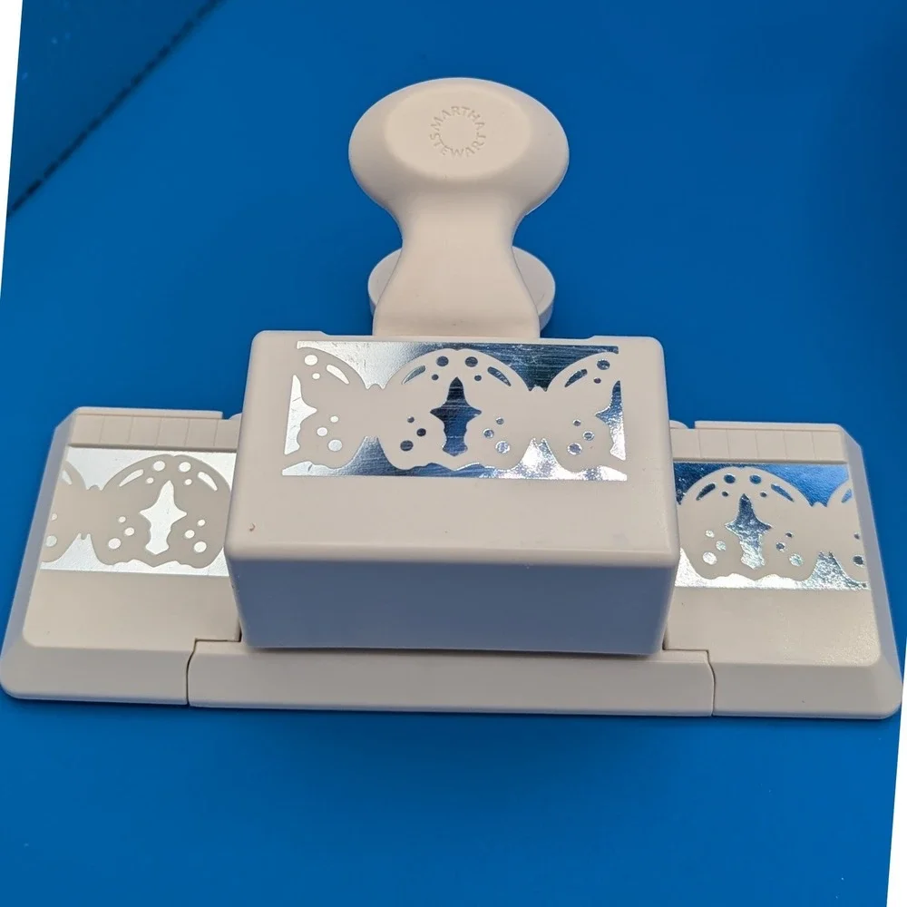 Martha Stewart Crafts Butterfly Lace Edge Punch Craft Tool Border Punch EUC